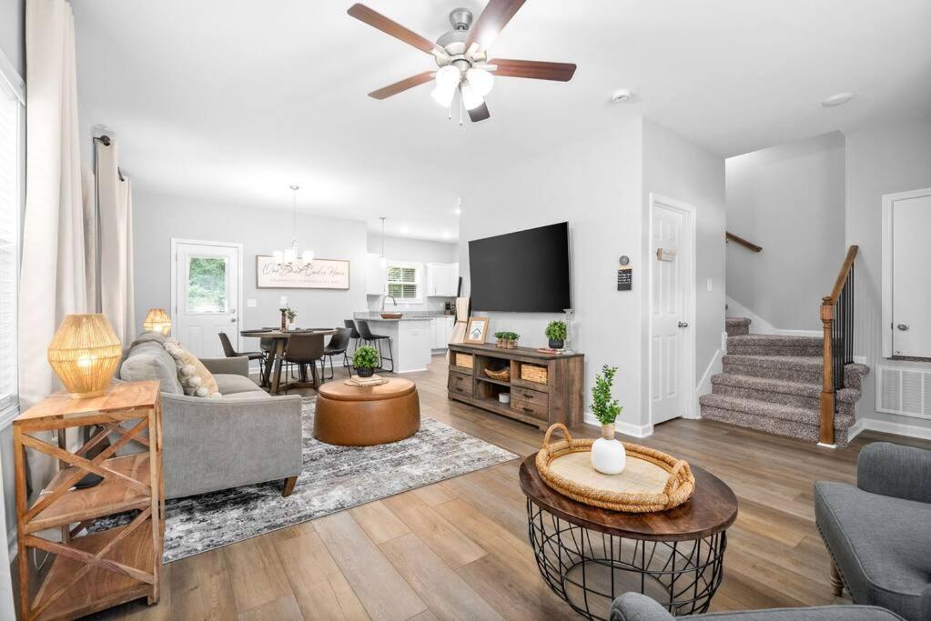 One-Of-A-Kind Smart, Cookie Themed Home For Up To 6 كلاركسفيل المظهر الخارجي الصورة