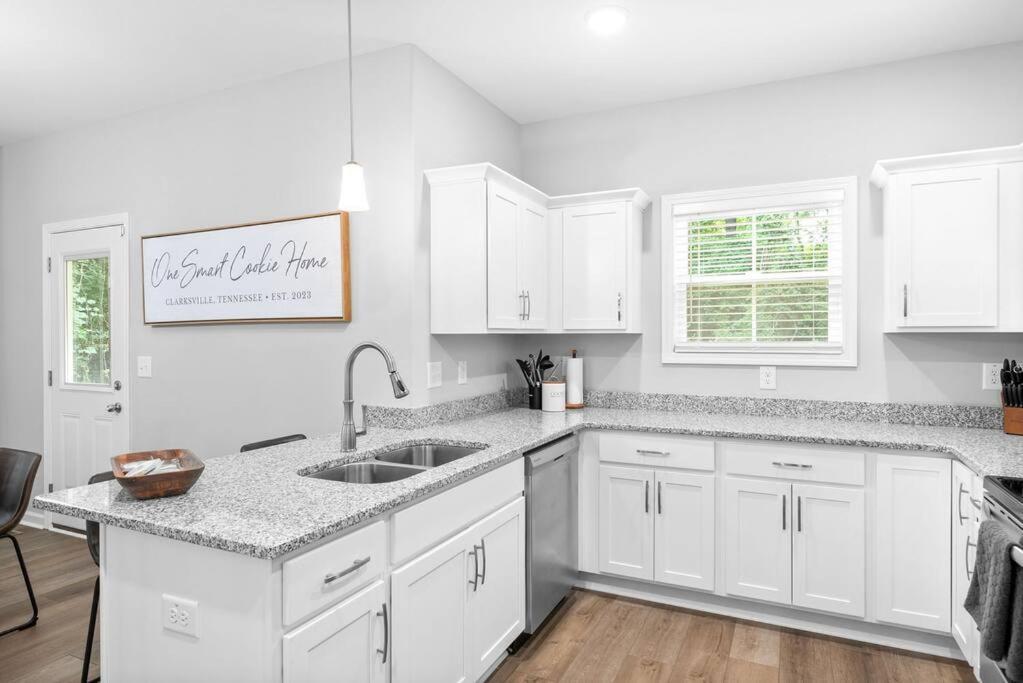 One-Of-A-Kind Smart, Cookie Themed Home For Up To 6 كلاركسفيل المظهر الخارجي الصورة