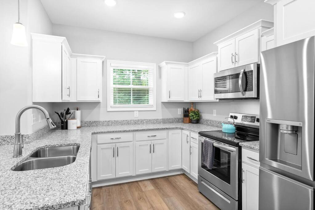 One-Of-A-Kind Smart, Cookie Themed Home For Up To 6 كلاركسفيل المظهر الخارجي الصورة